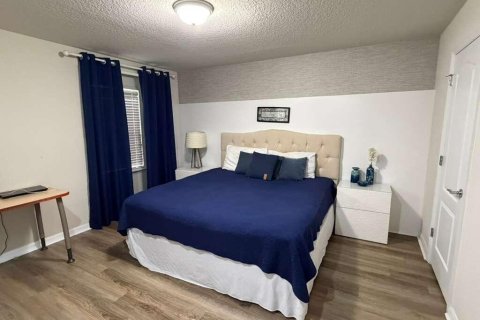Townhouse in Kissimmee, Florida 4 bedrooms, 195.28 sq.m. № 2146619 - photo 9