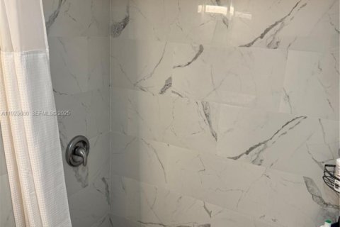 Condominio en venta en Miami, Florida, 2 dormitorios, 110.93 m2 № 1982089 - foto 12