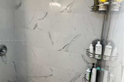 Condominio en venta en Miami, Florida, 2 dormitorios, 110.93 m2 № 1982089 - foto 4