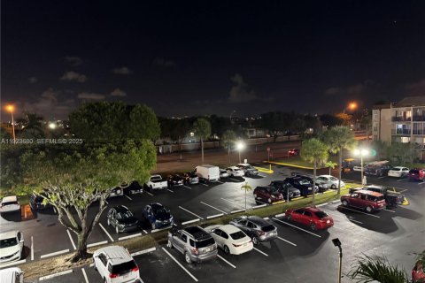 Condominio en venta en Miami, Florida, 2 dormitorios, 110.93 m2 № 1982089 - foto 14