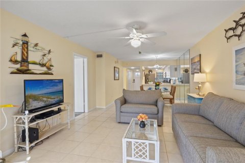 Condominio en venta en Holmes Beach, Florida, 2 dormitorios, 114.83 m2 № 2234472 - foto 11