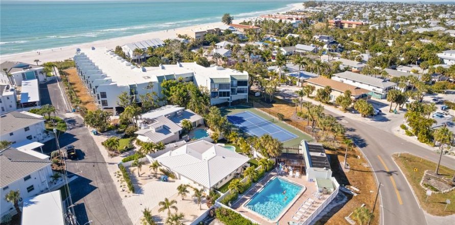 Condominio en Holmes Beach, Florida, 2 dormitorios № 2234472