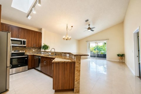 Apartment in Boynton Beach, Florida 3 bedrooms, 128.11 sq.m. № 2261307 - photo 3