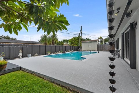 Casa en venta en Cutler Bay, Florida, 3 dormitorios, 188.96 m2 № 1951342 - foto 30