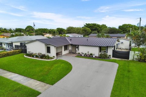 Casa en venta en Cutler Bay, Florida, 3 dormitorios, 188.96 m2 № 1951342 - foto 2