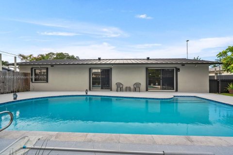 Casa en venta en Cutler Bay, Florida, 3 dormitorios, 188.96 m2 № 1951342 - foto 28