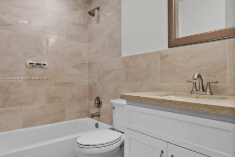 Casa en venta en Cutler Bay, Florida, 3 dormitorios, 188.96 m2 № 1951342 - foto 26