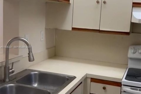 Copropriété à louer à Miami, Floride: 2 chambres, 85.56 m2 № 1994259 - photo 5