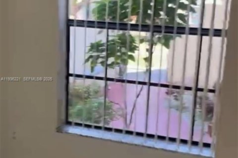 Copropriété à louer à Miami, Floride: 2 chambres, 85.56 m2 № 1994259 - photo 3