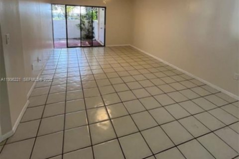 Copropriété à louer à Miami, Floride: 2 chambres, 85.56 m2 № 1994259 - photo 7