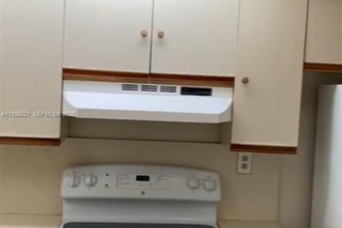 Copropriété à louer à Miami, Floride: 2 chambres, 85.56 m2 № 1994259 - photo 4