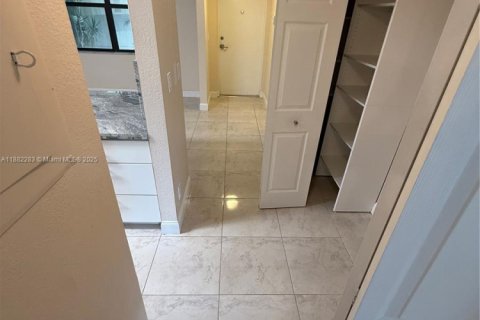 Condo in Aventura, Florida, 3 bedrooms  № 1929468 - photo 7