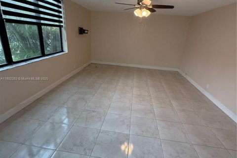 Condo in Aventura, Florida, 3 bedrooms  № 1929468 - photo 15