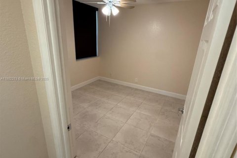 Condo in Aventura, Florida, 3 bedrooms  № 1929468 - photo 18