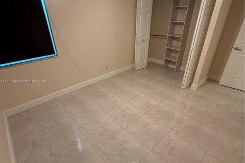 Condo in Aventura, Florida, 3 bedrooms  № 1929468 - photo 17