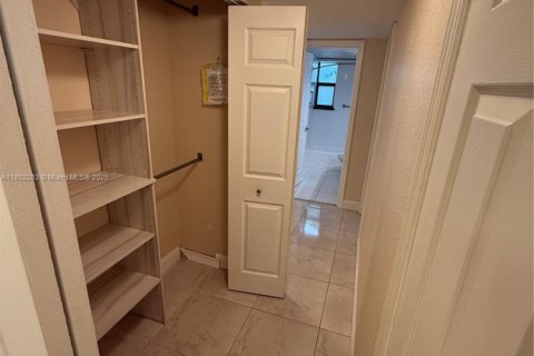 Condo in Aventura, Florida, 3 bedrooms  № 1929468 - photo 9