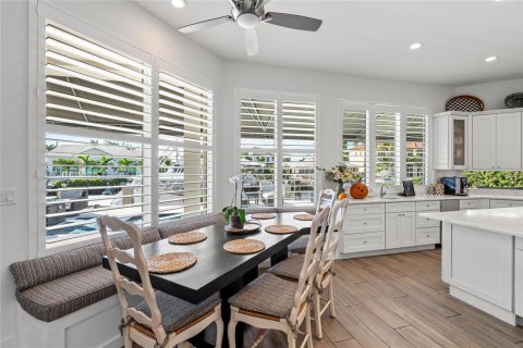 House in Deerfield Beach, Florida 6 bedrooms, 418.8 sq.m. № 2082007 - photo 8