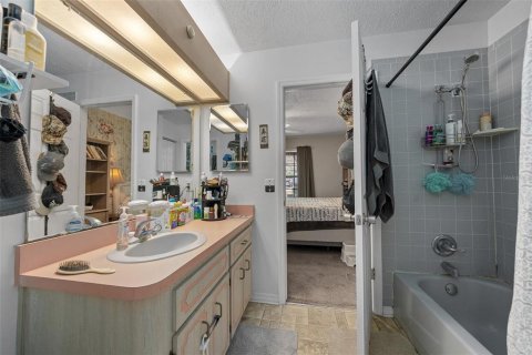 House in Bushnell, Florida 3 bedrooms, 174.93 sq.m. № 1658317 - photo 18
