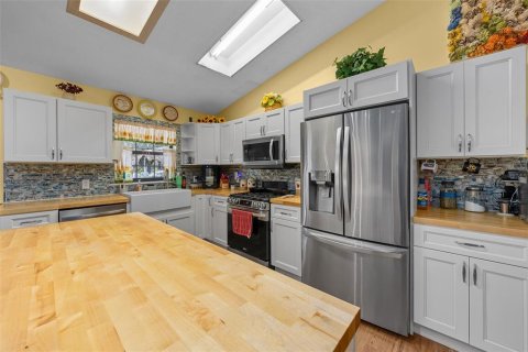 House in Bushnell, Florida 3 bedrooms, 174.93 sq.m. № 1658317 - photo 11