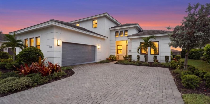 Casa en Bradenton, Florida 4 dormitorios, 331.38 m2 № 2329225