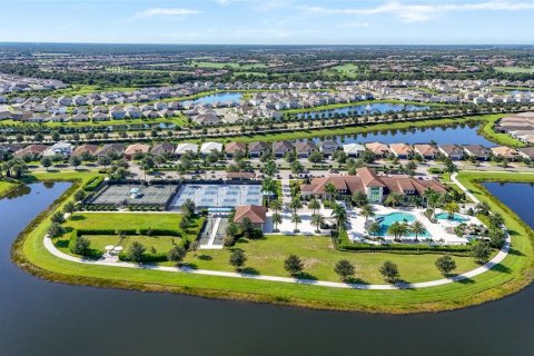 Casa en venta en Bradenton, Florida, 4 dormitorios, 331.38 m2 № 2329225 - foto 15