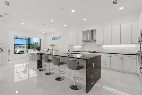 Casa en venta en Bradenton, Florida, 4 dormitorios, 331.38 m2 № 2329225 - foto 5