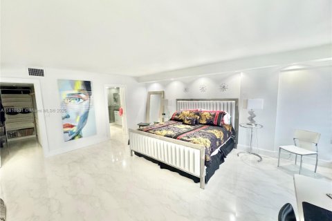 Condo in Fort Lauderdale, Florida, 2 bedrooms  № 1994923 - photo 11