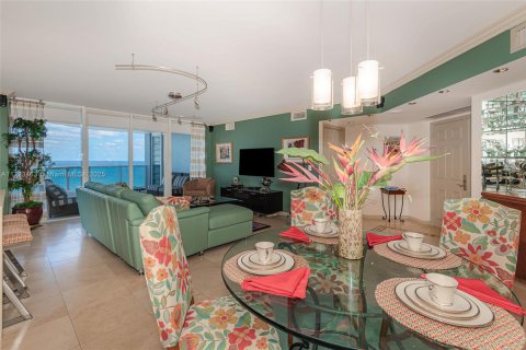 Condominio en venta en Miami Beach, Florida, 2 dormitorios, 116.13 m2 № 1702893 - foto 13