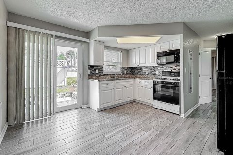 Condominio en venta en Seminole, Florida, 2 dormitorios, 71.07 m2 № 1618091 - foto 10