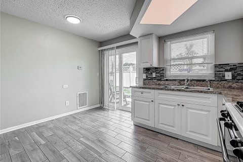 Condominio en venta en Seminole, Florida, 2 dormitorios, 71.07 m2 № 1618091 - foto 14