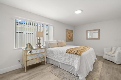 Villa ou maison à louer à Saint Petersburg, Floride: 4 chambres, 139.63 m2 № 1717059 - photo 12