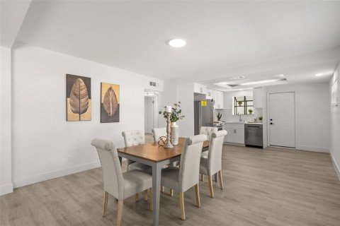 Villa ou maison à louer à Saint Petersburg, Floride: 4 chambres, 139.63 m2 № 1717059 - photo 6