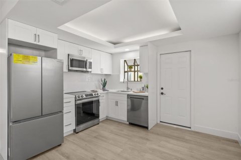 Villa ou maison à louer à Saint Petersburg, Floride: 4 chambres, 139.63 m2 № 1717059 - photo 8