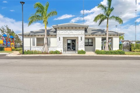 Touwnhouse à vendre à Miami Gardens, Floride: 3 chambres, 124.86 m2 № 1833727 - photo 8