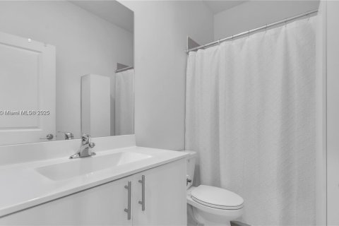 Touwnhouse à vendre à Miami Gardens, Floride: 3 chambres, 124.86 m2 № 1833727 - photo 12