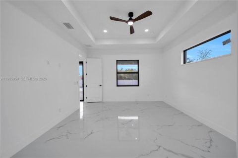 Villa ou maison à vendre à Cape Coral, Floride: 4 chambres, 194.82 m2 № 2028341 - photo 20