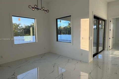 Casa en venta en Cape Coral, Florida, 4 dormitorios, 194.82 m2 № 2028341 - foto 15