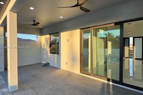 Casa en venta en Cape Coral, Florida, 4 dormitorios, 194.82 m2 № 2028341 - foto 17