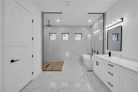 Villa ou maison à vendre à Cape Coral, Floride: 4 chambres, 194.82 m2 № 2028341 - photo 25