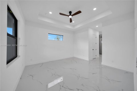 Villa ou maison à vendre à Cape Coral, Floride: 4 chambres, 194.82 m2 № 2028341 - photo 29
