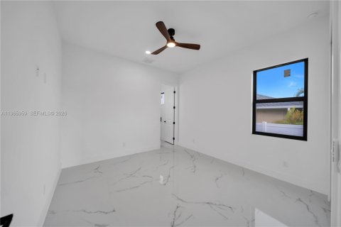 Villa ou maison à vendre à Cape Coral, Floride: 4 chambres, 194.82 m2 № 2028341 - photo 19