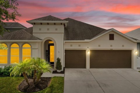 House in Seffner, Florida 4 bedrooms, 240.25 sq.m. № 1619164 - photo 1
