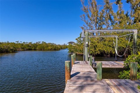 House in Englewood, Florida 3 bedrooms, 179.86 sq.m. № 2100716 - photo 26