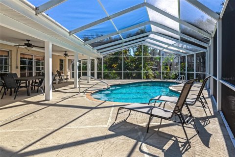 House in Englewood, Florida 3 bedrooms, 179.86 sq.m. № 2100716 - photo 30