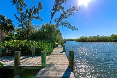 House in Englewood, Florida 3 bedrooms, 179.86 sq.m. № 2100716 - photo 27