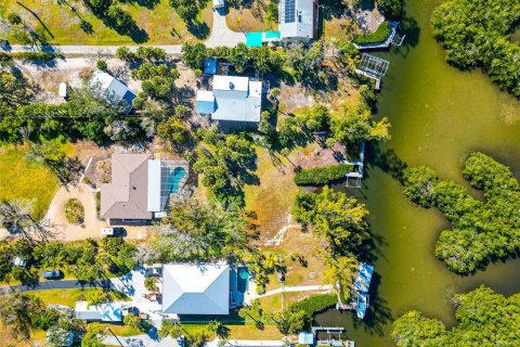 House in Englewood, Florida 3 bedrooms, 179.86 sq.m. № 2100716 - photo 2