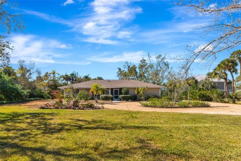 House in Englewood, Florida 3 bedrooms, 179.86 sq.m. № 2100716 - photo 3