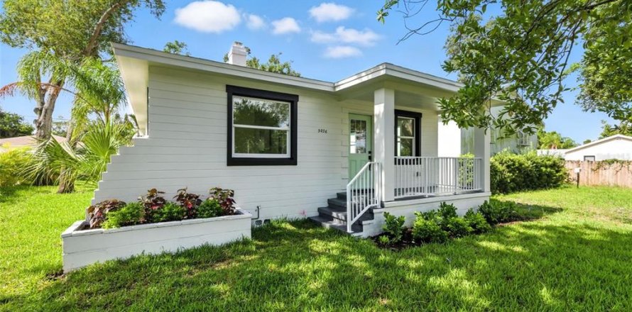 Immobilier commercial à Saint Petersburg, Floride 4 chambres, 182.65 m2 № 1907444