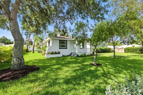 Immobilier commercial à vendre à Saint Petersburg, Floride: 4 chambres, 182.65 m2 № 1907444 - photo 3