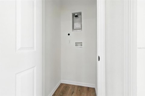 Immobilier commercial à vendre à Saint Petersburg, Floride: 4 chambres, 182.65 m2 № 1907444 - photo 25